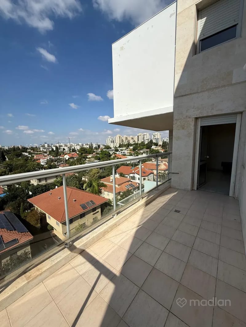 Photo from Madlan – 3.5 Rooms • ₪7,300, בגין 10, Pardes Reisfeld, Kiryat Ono (1)