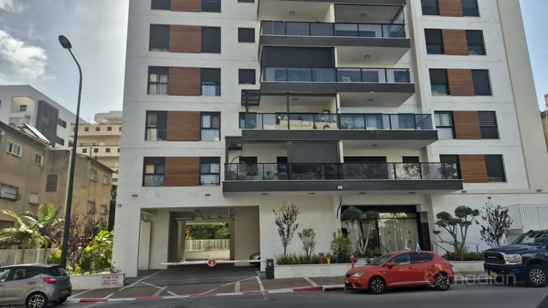 Photo from Madlan – 4 Rooms • ₪2,800,000, טרומפלדור 51, HaMerkaz HaShaket, Petah Tikva (1)