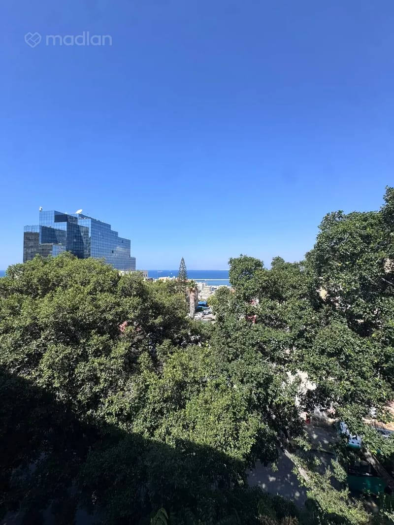 תמונה ממדלן – 3 חדרים • 2,400 ₪, חסן שוקרי 4, הדר מרכז, חיפה (1)