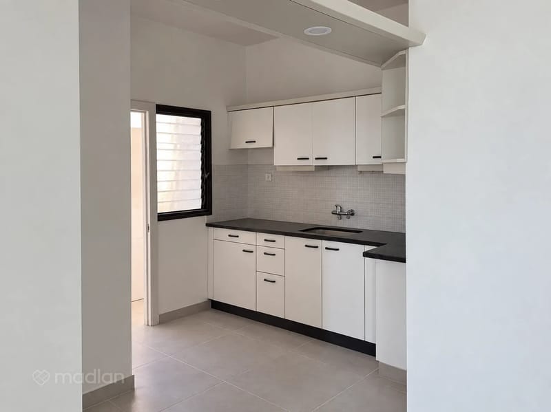 Photo from Madlan – 3 Rooms • ₪3,900, ציזלינג 19, Eastern Kiryat Haim, Haifa (1)