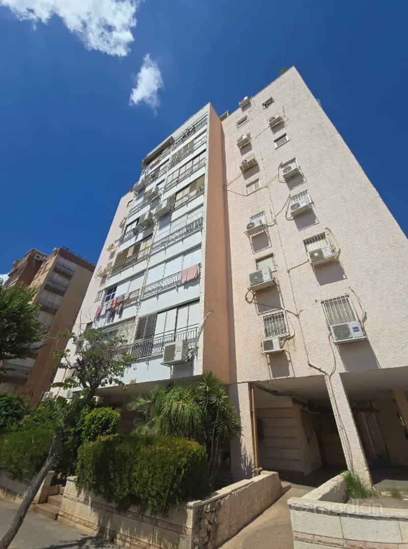 Photo from Madlan – 4 Rooms • ₪5,500, השומר 4, Neve HaDarim, Rishon LeZion (1)