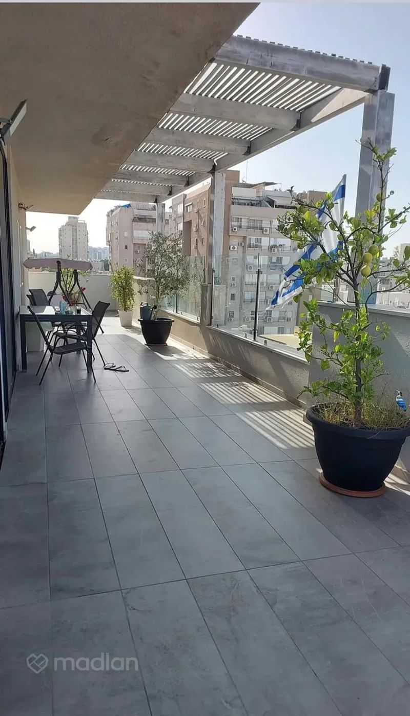 תמונה ממדלן – 5 חדרים • 9,300 ₪, חב"ד 9, רמב"ם, ראשון לציון (1)