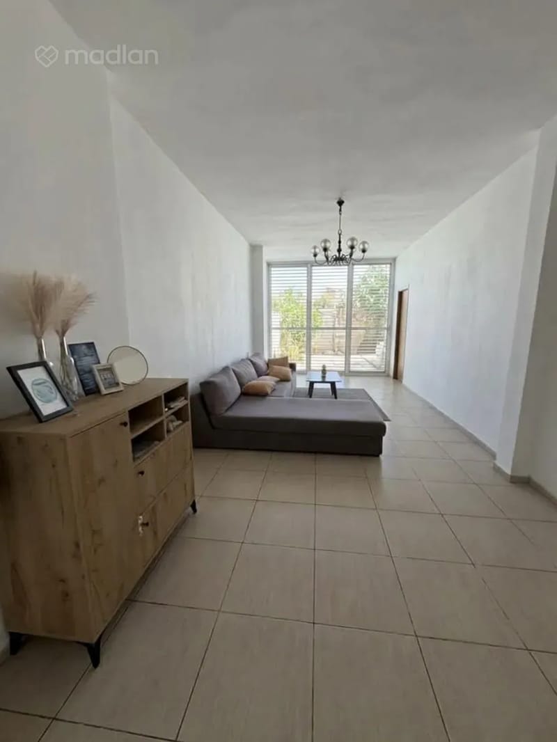 תמונה ממדלן – 4 חדרים • 6,000 ₪, כצנלסון 32, הל"ה, גבעתיים (1)