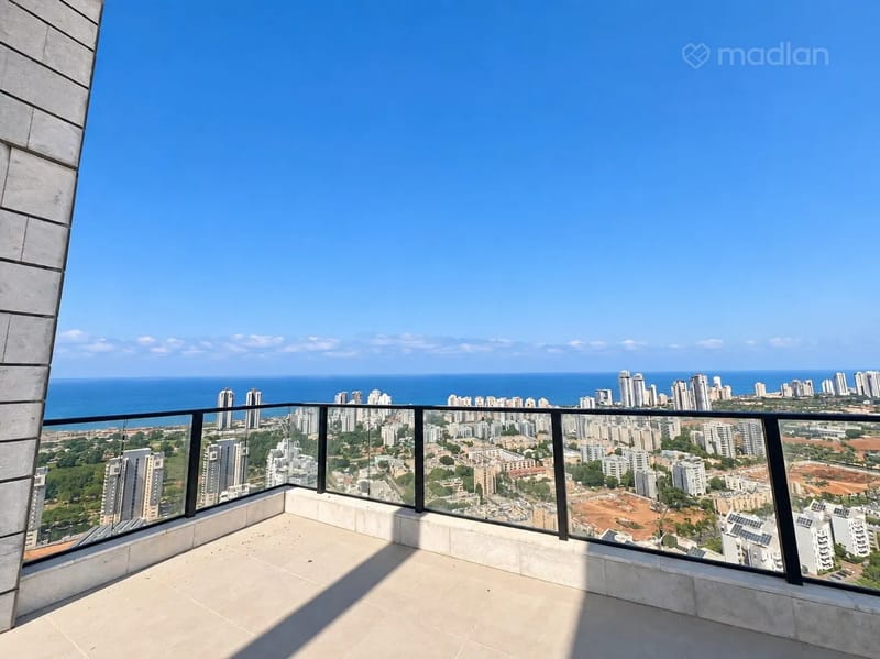 Фото с Madlan – 5 Комнаты • 6,380,000 ₪, קרל פופר 3, Агамим, Нетания (1)