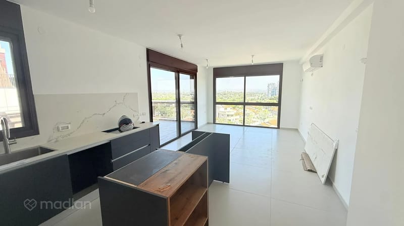 תמונה ממדלן – 3 חדרים • 12,000 ₪, המעלות 5, נווה מגן, רמת השרון (1)