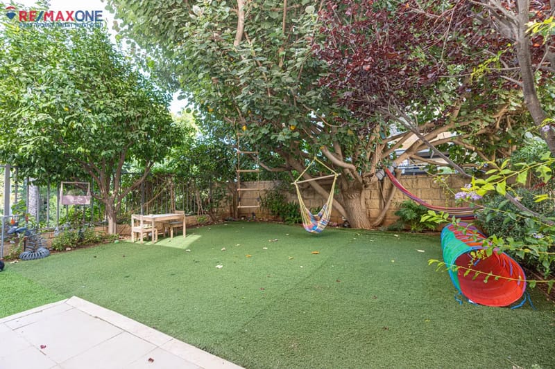 Photo from Madlan – 4 Rooms • ₪3,690,000, הזמיר 8, Kfar Saba HaTzeira, Kfar Saba (1)