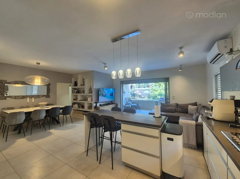 תמונה ממדלן – 5 חדרים • 3,690,000 ₪, אהרונוביץ 9, פועלים א', כפר סבא (1)