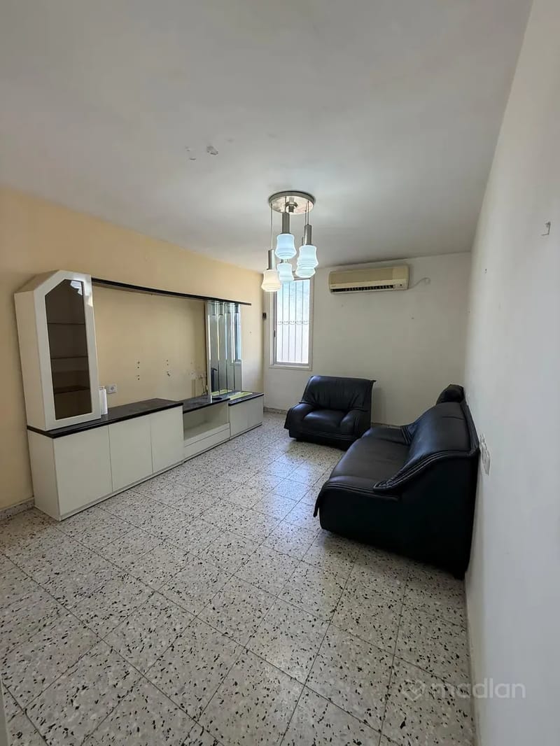 Photo from Madlan – 2.5 Rooms • ₪3,950, צלח שלום 4, Hadar Ganim, Petah Tikva (1)