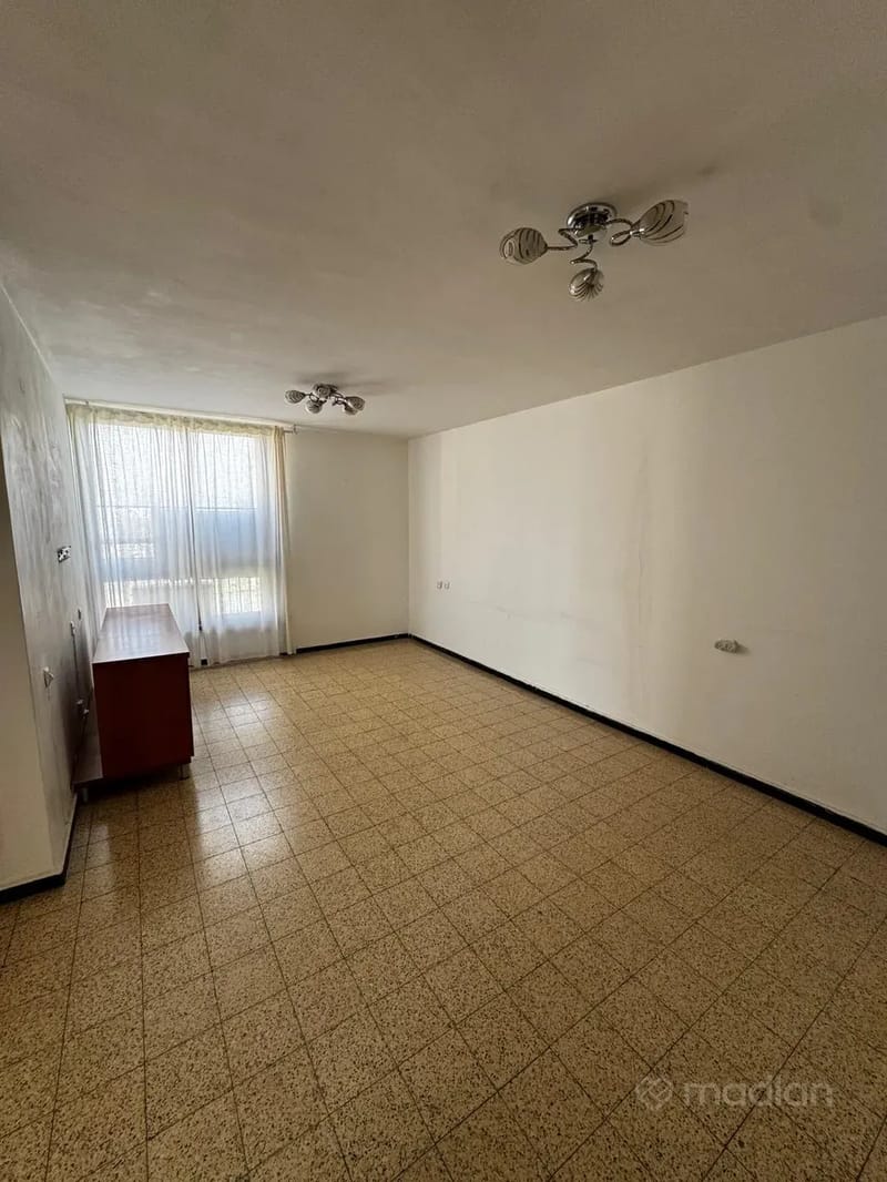 Photo from Madlan – 3 Rooms • ₪5,000, הרב מימון 8, Southeast Neighborhood, Bat Yam (1)