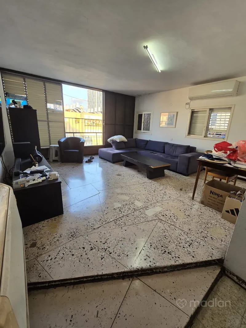 תמונה ממדלן – 2.5 חדרים • 1,425,000 ₪, החשמונאים 46, לב העיר, בת ים (1)