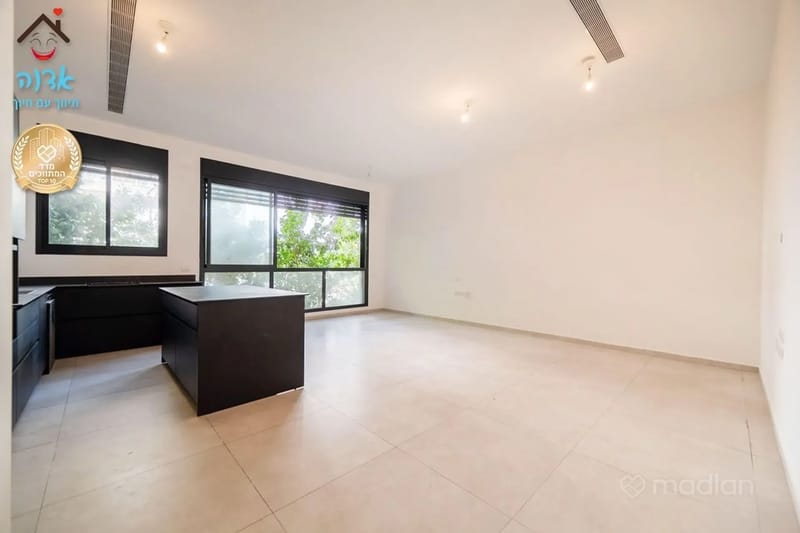 תמונה ממדלן – 4 חדרים • 8,500 ₪, חניתה 1, בורוכוב, גבעתיים (1)