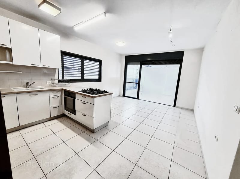 תמונה ממדלן – 3.5 חדרים • 3,290,000 ₪, עצמאות 51, מרכז, הרצליה (1)