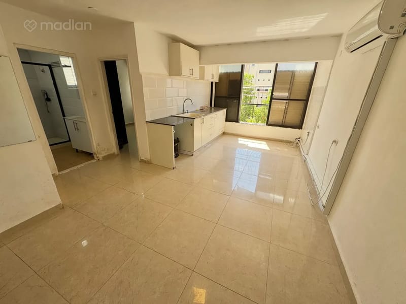 תמונה ממדלן – 3 חדרים • 4,550 ₪, קהילת קנדה 35, יפו ד' (גבעת התמרים), תל אביב (1)
