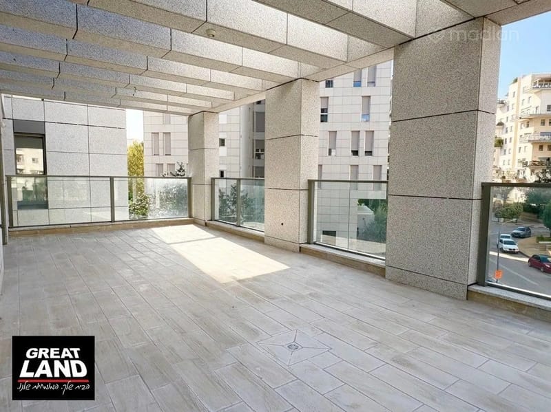 Фото с Madlan – 5 Комнаты • 14,000 ₪, השדות 12, Неве Ган, Рамат-ха-Шарон (1)