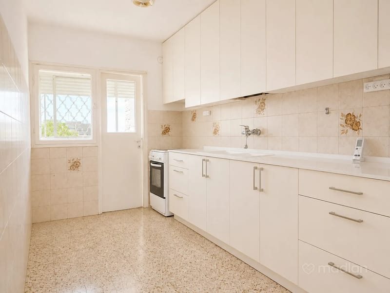 תמונה ממדלן – 4 חדרים • 5,900 ₪, האודם 40, גילה, ירושלים (1)