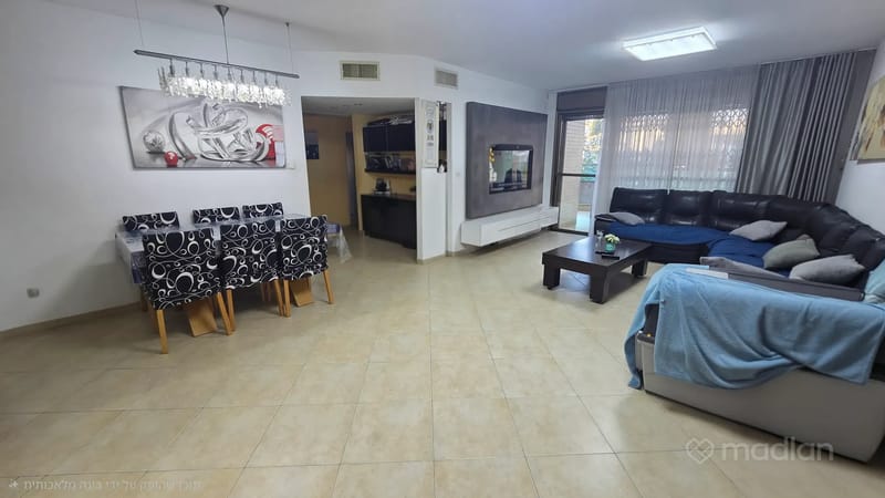 Фото с Madlan – 5 Комнаты • 7,900 ₪, יצחק רבין 15, Кирьят-Рабин, Холон (1)