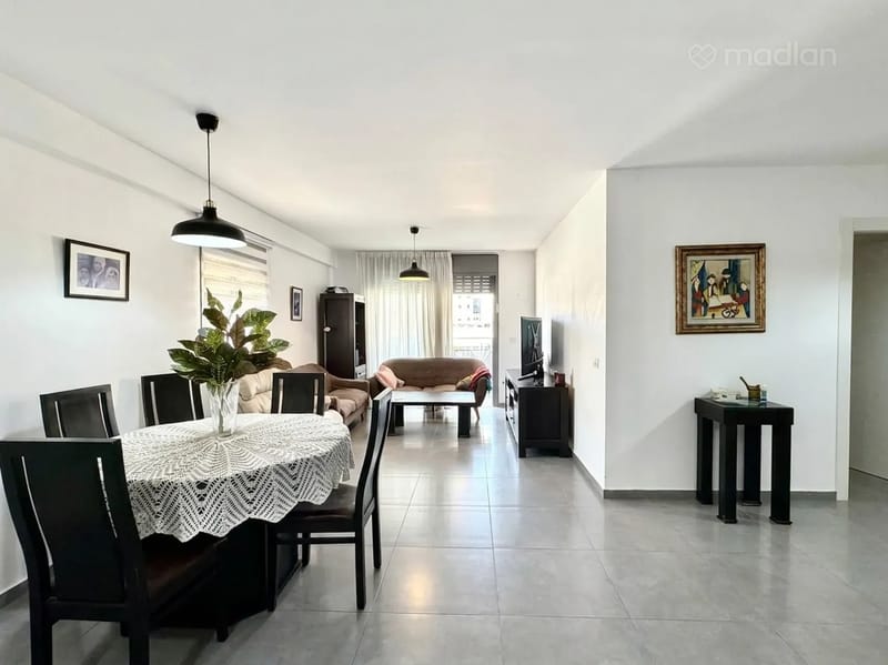 תמונה ממדלן – 2 חדרים • 1,390,000 ₪, יהלום 8, צפון מזרח מרכז העיר, נתניה (1)