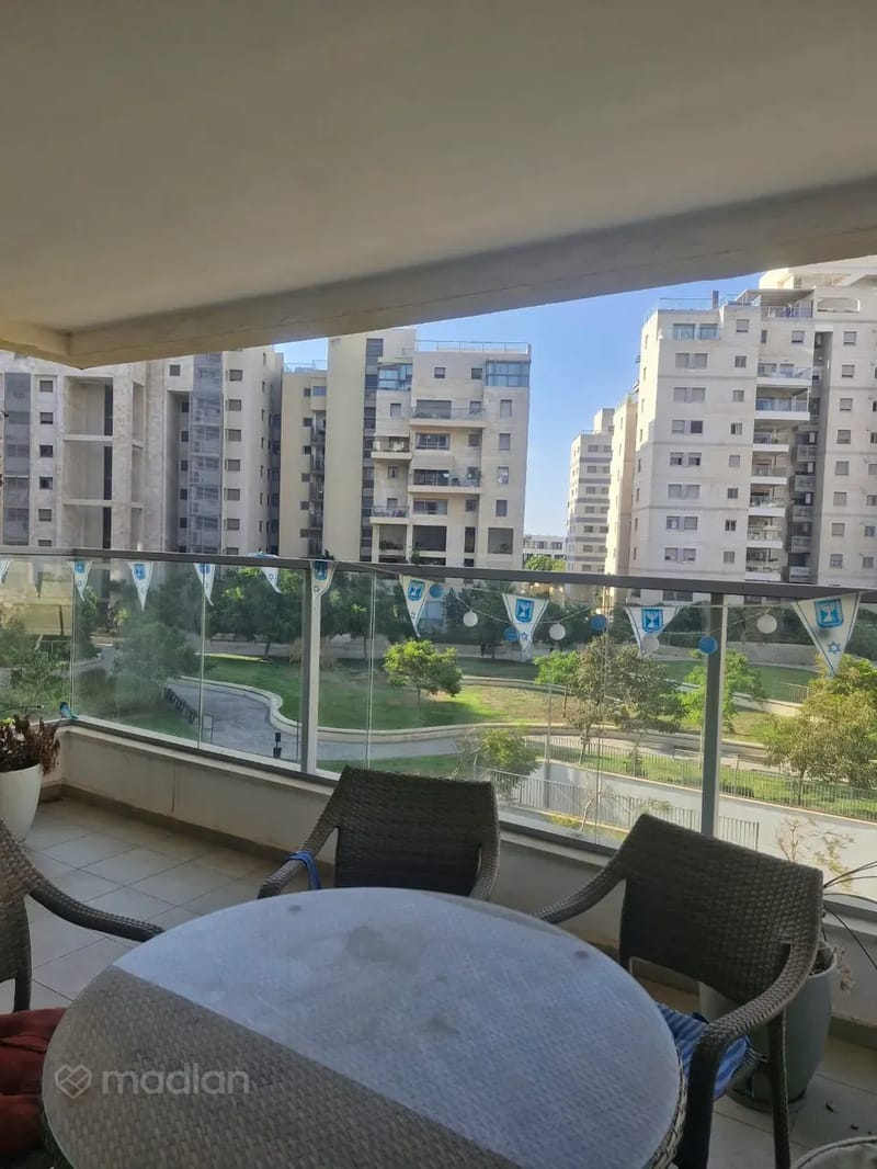 Фото с Madlan – 3.5 Комнаты • 12,750 ₪, איינשטין 9, Нофей Ям, Тель-Авив (1)