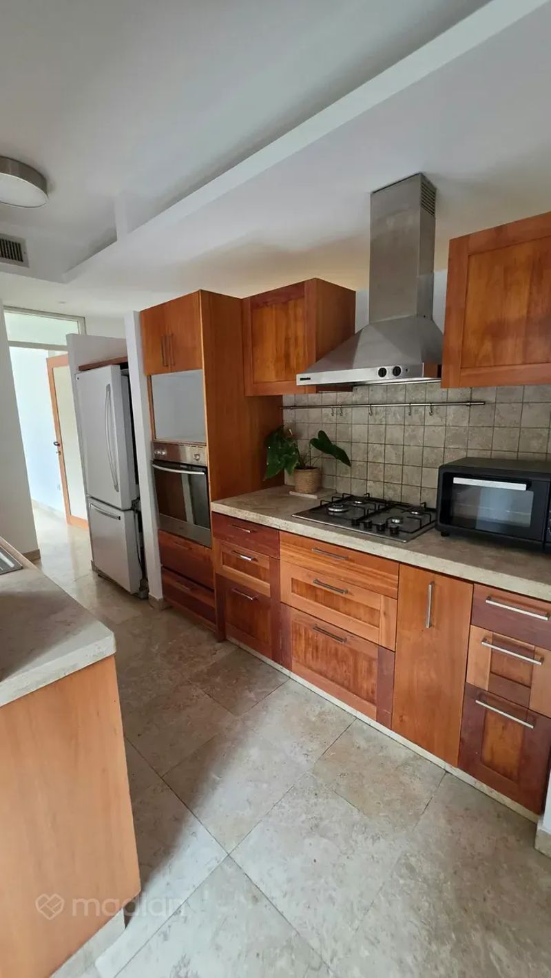 תמונה ממדלן – 5 חדרים • 19,400 ₪, ענתבי 10, נחלאות, שערי חסד, ירושלים (1)