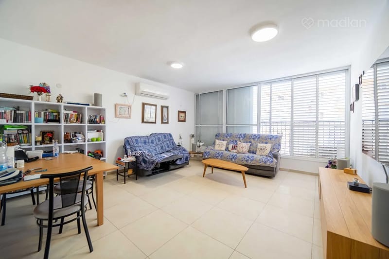 Фото с Madlan – 3 Комнаты • 5,500 ₪, שטמפפר 71, Лев Амошава, Петах-Тиква (1)