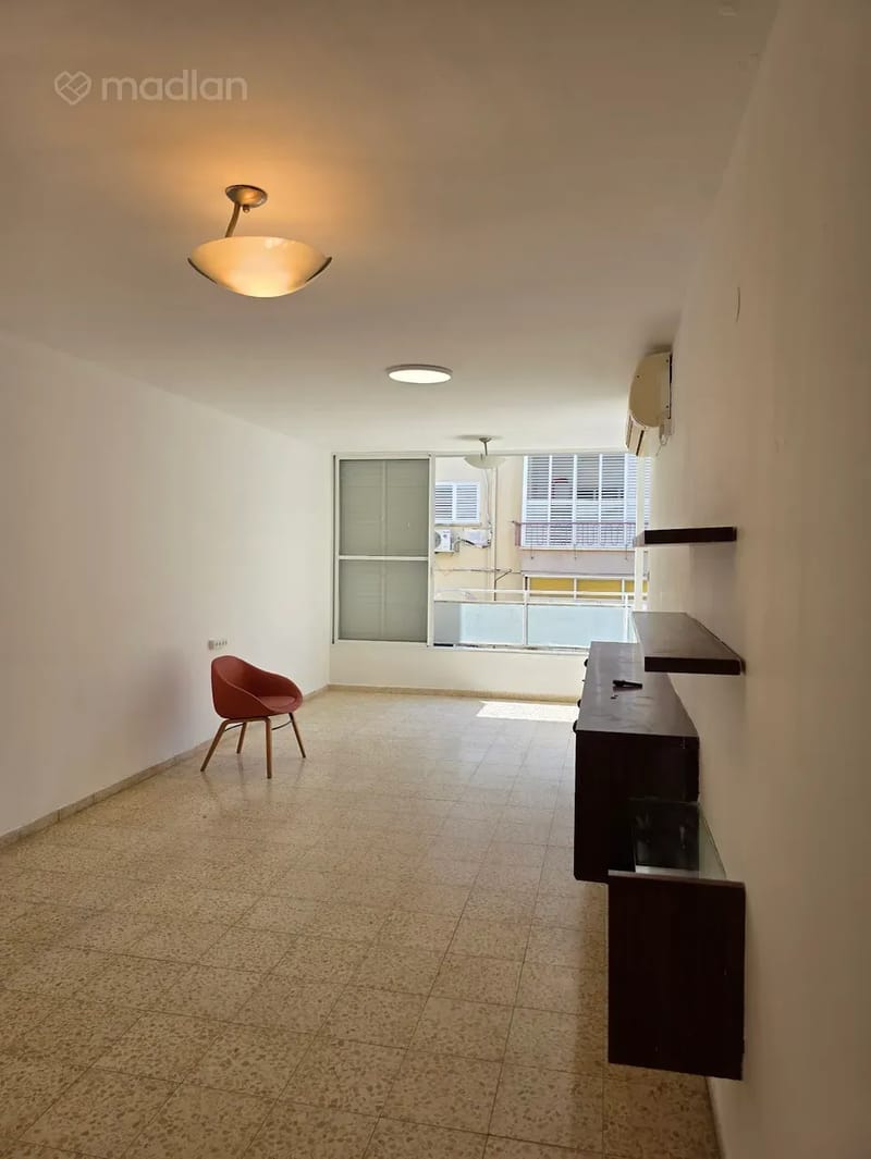 תמונה ממדלן – 3 חדרים • 7,200 ₪, סמטת הבאר 8, חשמונאים, רמת גן (1)