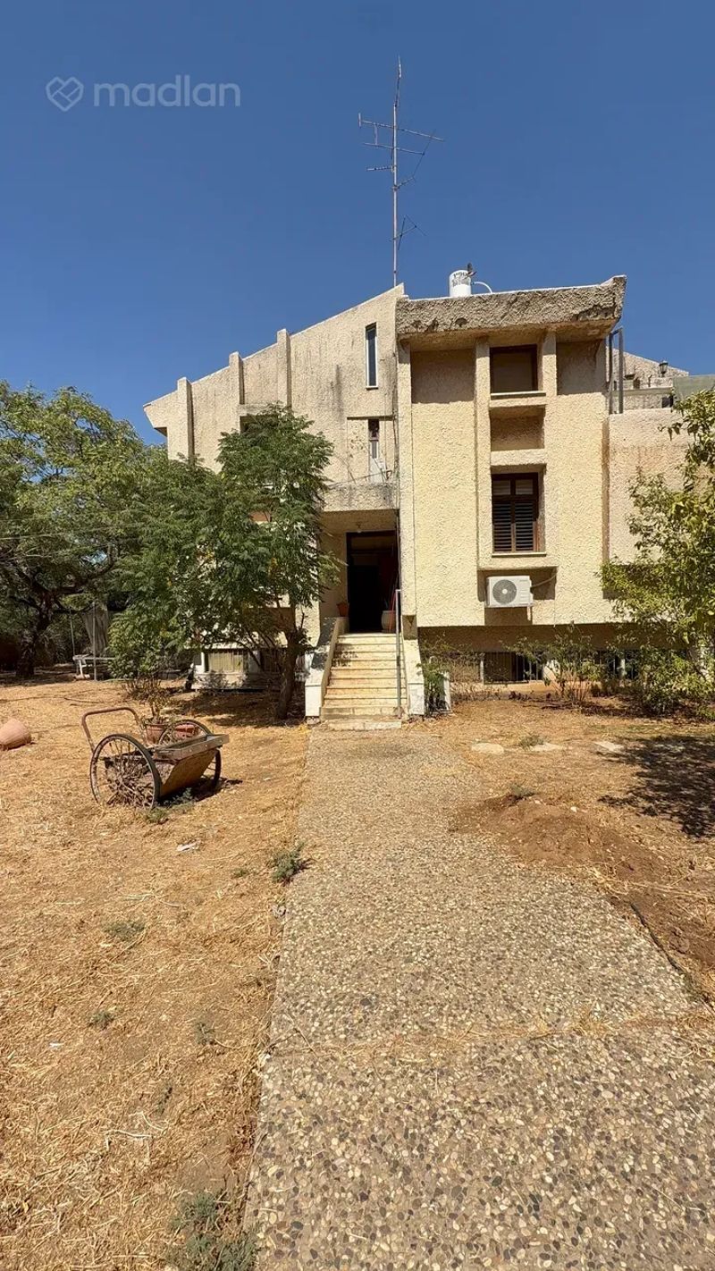 תמונה ממדלן – 5 חדרים • 10,500 ₪, ההדס 1, עג'מי וגבעת עלייה, תל אביב (1)