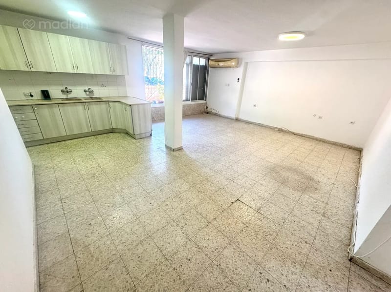 תמונה ממדלן – 3 חדרים • 5,500 ₪, ישראל מסלנט 23, שפירא, תל אביב (1)