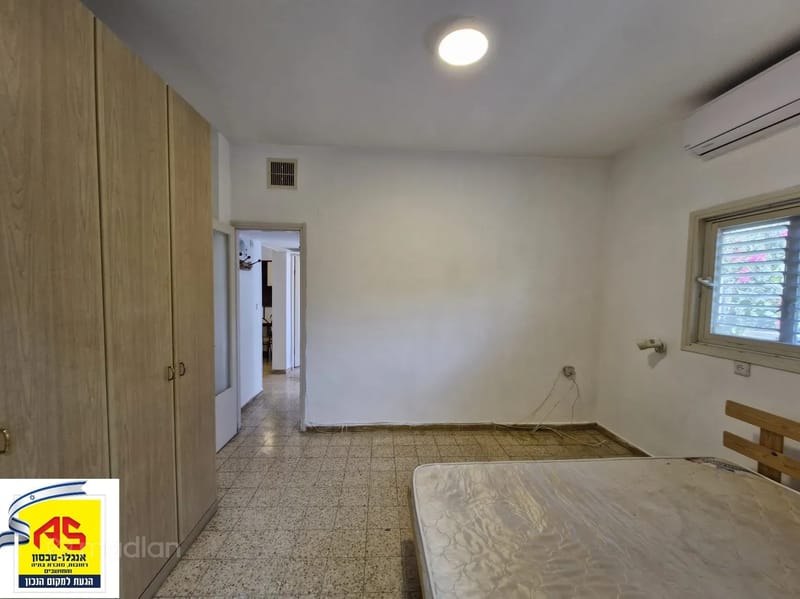 Фото с Madlan – 3.5 Комнаты • 4,500 ₪, שמחה וילקומיץ 9, 'שכונה ב, Реховот (1)