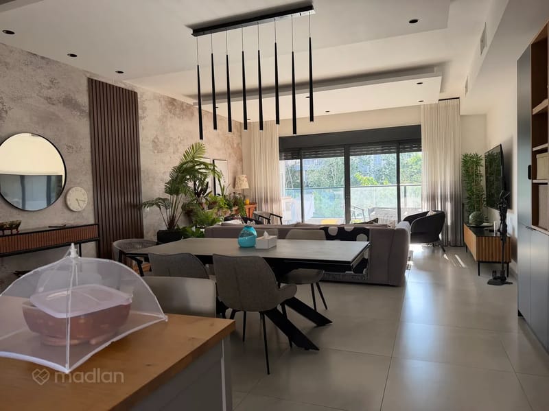 Photo from Madlan – 5 Rooms • ₪15,000, נעמי שמר 4, Neve Zemer, Ra'anana (1)