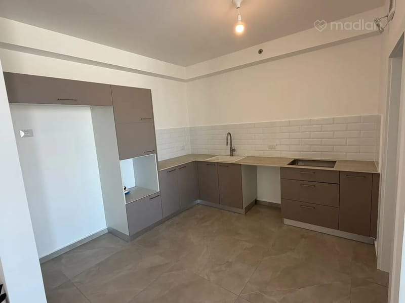 תמונה ממדלן – 4 חדרים • 7,800 ₪, פרויקט MOMENT, שכונה דרום מזרח, בת ים (1)