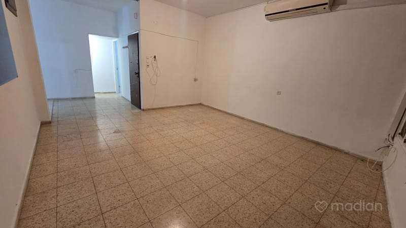 תמונה ממדלן – 3 חדרים • 4,500 ₪, דב הוז 35, נאות רחל, חולון (1)