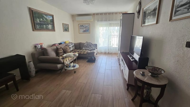 תמונה ממדלן – 3 חדרים • 6,000 ₪, שמואל פינלס 16, פת, ירושלים (1)