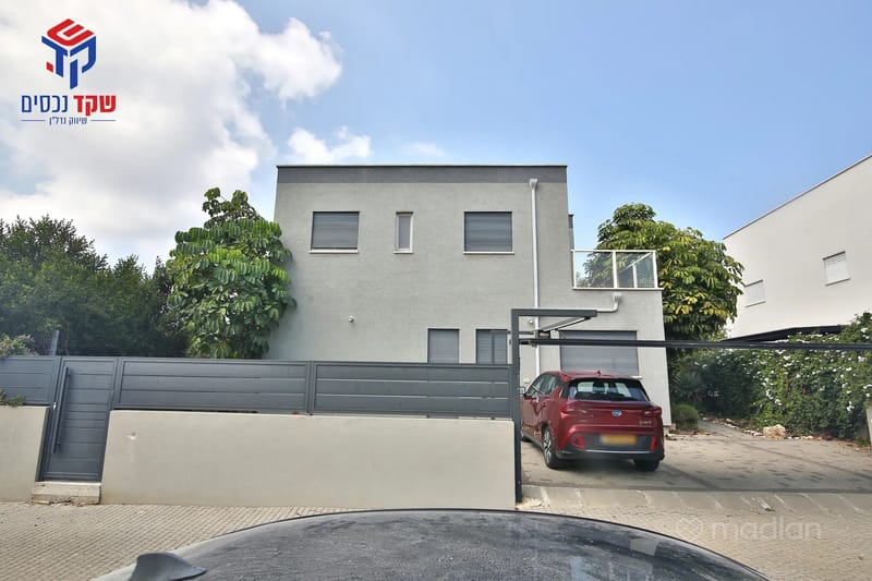 Photo from Madlan – 8 Rooms • ₪15,000, שבי ציון 7, Plumer Gate (HaShmona Station), Haifa (1)
