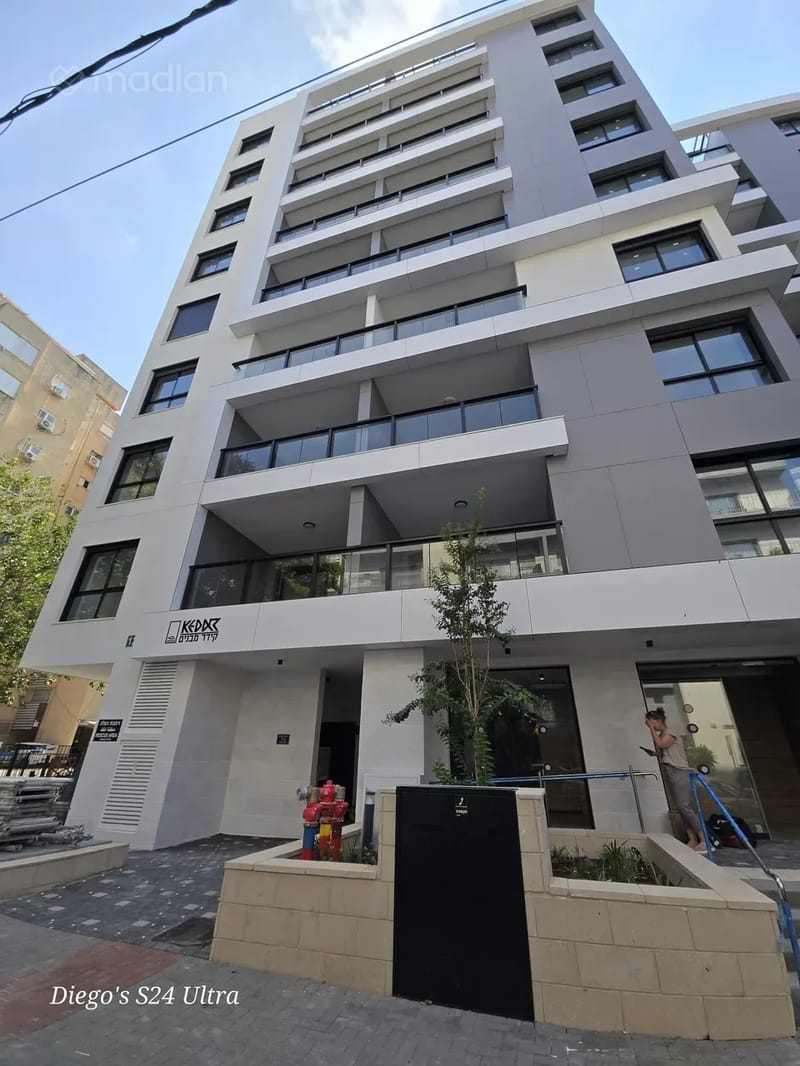 תמונה ממדלן – 4 חדרים • 8,400 ₪, אנה פרנק 12, מרכז, כפר סבא (1)