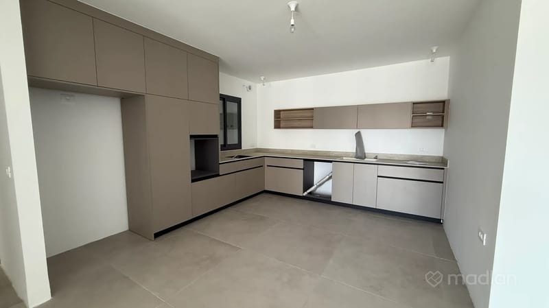 Photo from Madlan – 5 Rooms • ₪8,250, מניה שוחט 10, Neve Ayalon, Or Yehuda (1)