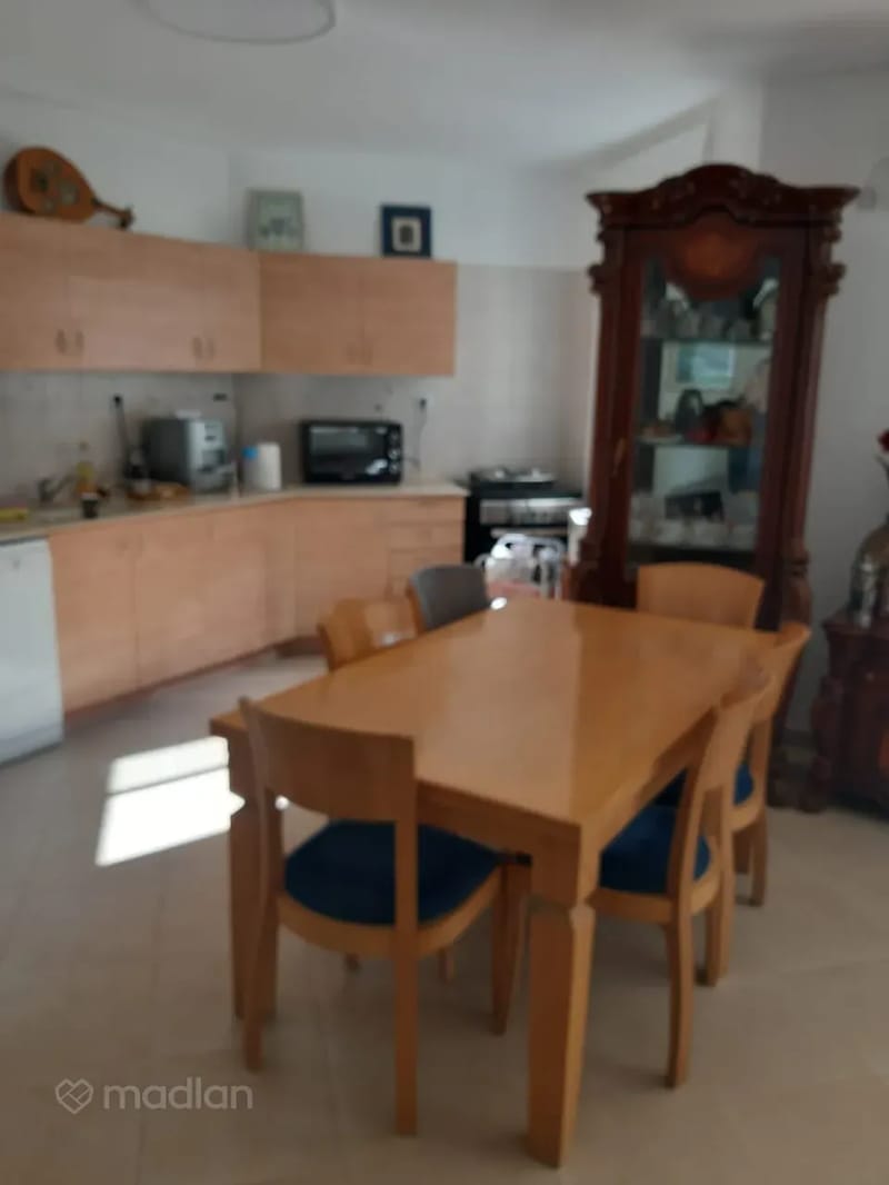 תמונה ממדלן – 4 חדרים עם שותפים • 4,000 ₪, זמורה 19, קריית כרמים, ראשון לציון (1)