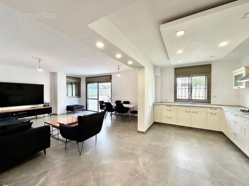 תמונה ממדלן – 5 חדרים • 2,890,000 ₪, וייצמן 50, צפון מזרח מרכז העיר, נתניה (1)