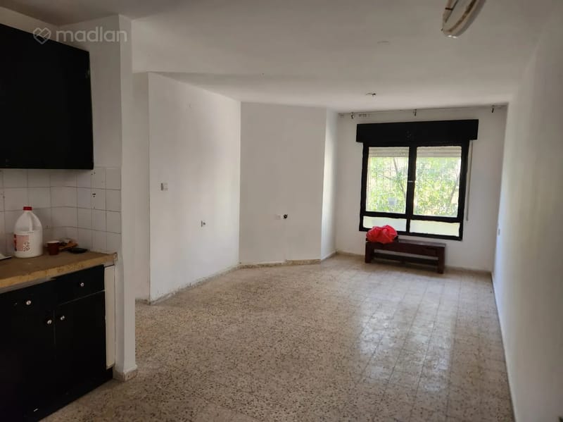 תמונה ממדלן – 2 חדרים • 4,500 ₪, היקינטון 574, גילה, ירושלים (1)