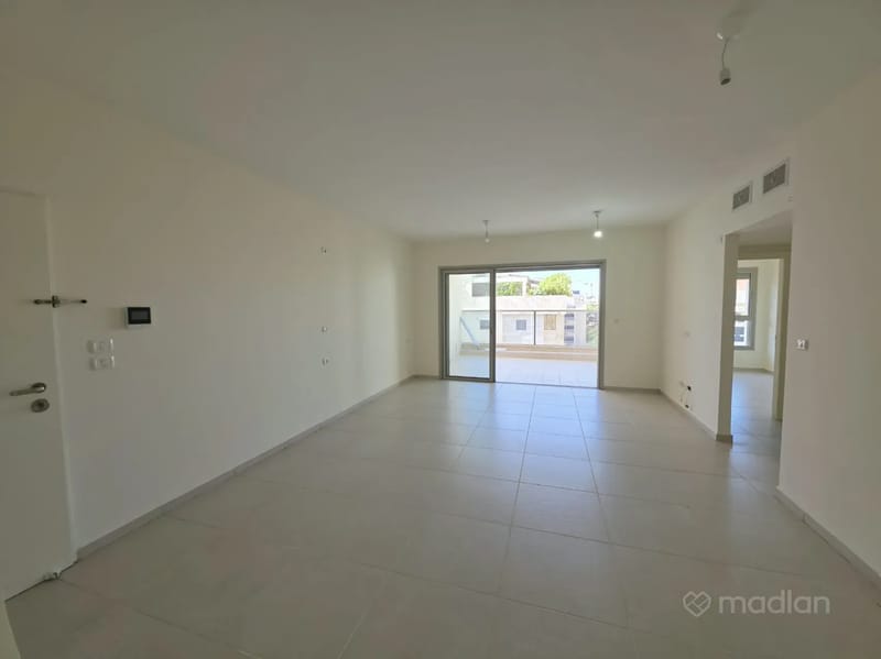 תמונה ממדלן – 4 חדרים • 8,500 ₪, משה וילנסקי 13, הזמר העברי, כפר סבא (1)