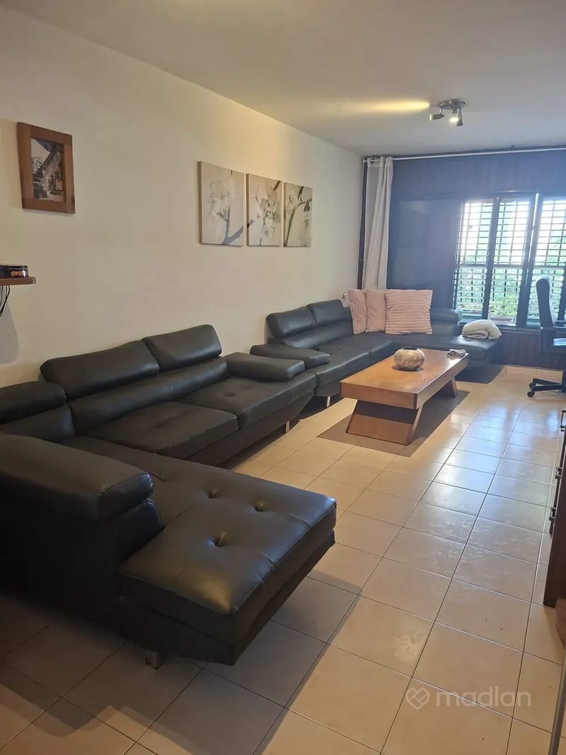 תמונה ממדלן – 4 חדרים • 5,200 ₪, קרוא ברוך 14, יפו ג' ונווה גולן, תל אביב (1)