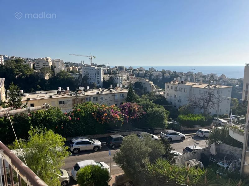 תמונה ממדלן – 3 חדרים • 3,750 ₪, בית לחם 11, כרמל צרפתי, חיפה (1)