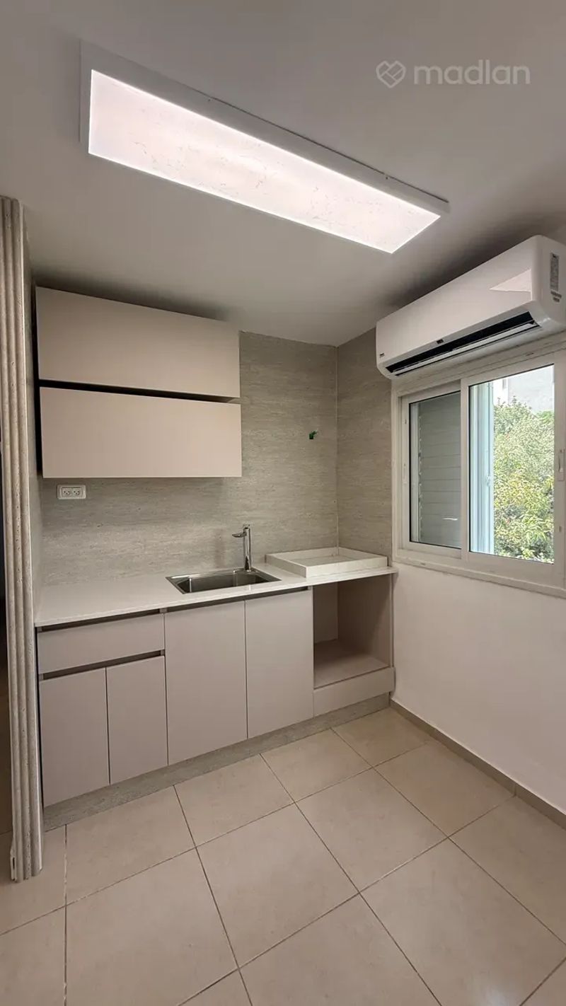 תמונה ממדלן – 4 חדרים • 5,200 ₪, הרקפות 22, גבעת נשר, נשר (1)