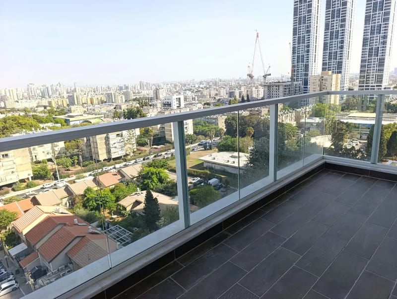 תמונה ממדלן – 4 חדרים • 7,250 ₪, כצנלסון 45, רמת יוסף, בת ים (1)