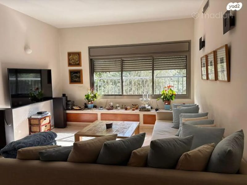 תמונה ממדלן – 5 חדרים • 12,000 ₪, אוסקר שינדלר 10, גני צהלה,רמות צהלה, תל אביב (1)