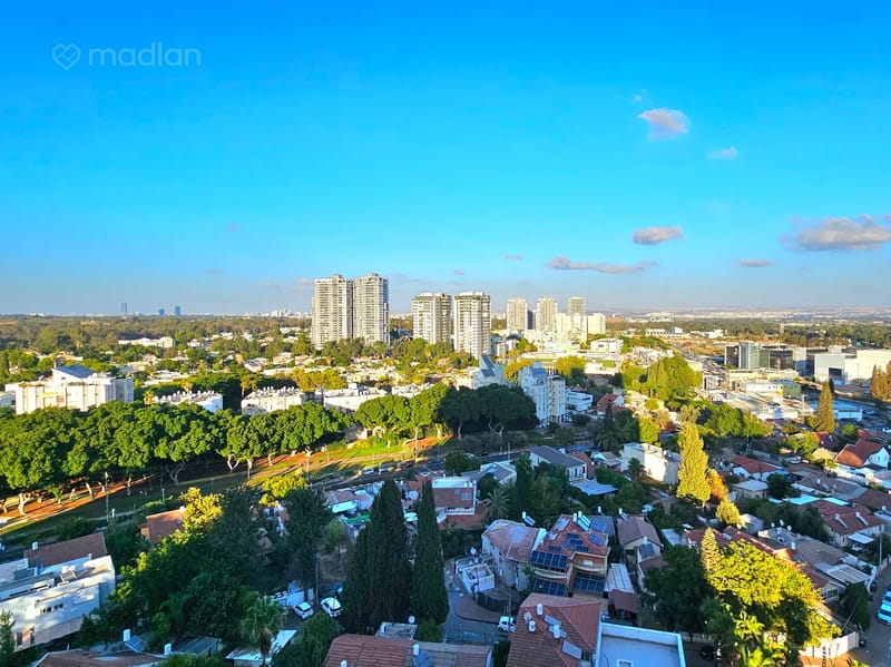 תמונה ממדלן – 3 חדרים • 3,100,000 ₪, בית גוברין 15, מורשה, רמת השרון (1)