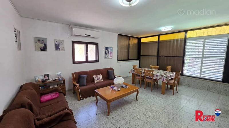 תמונה ממדלן – 5.5 חדרים • 2,460,000 ₪, השלושה 5, עמידר, בת ים (1)