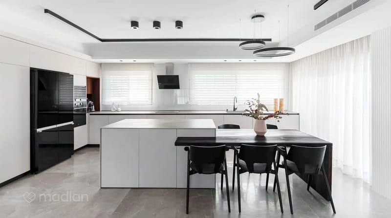 Photo from Madlan – 5 Rooms • ₪8,500, סורוקה 20, Ramat Begin, Haifa (1)