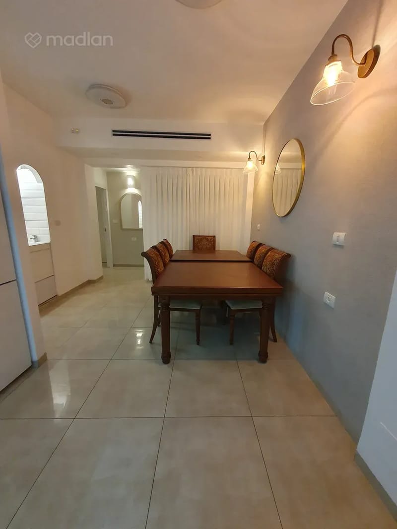 תמונה ממדלן – 5 חדרים • 14,450 ₪, אריאל 10, קריית הלאום, ירושלים (1)