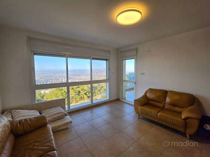 Фото с Madlan – 4 Комнаты • 6,500 ₪, יהושע גולברמן 7, Савьоней ха-Кармель, Хайфа (1)