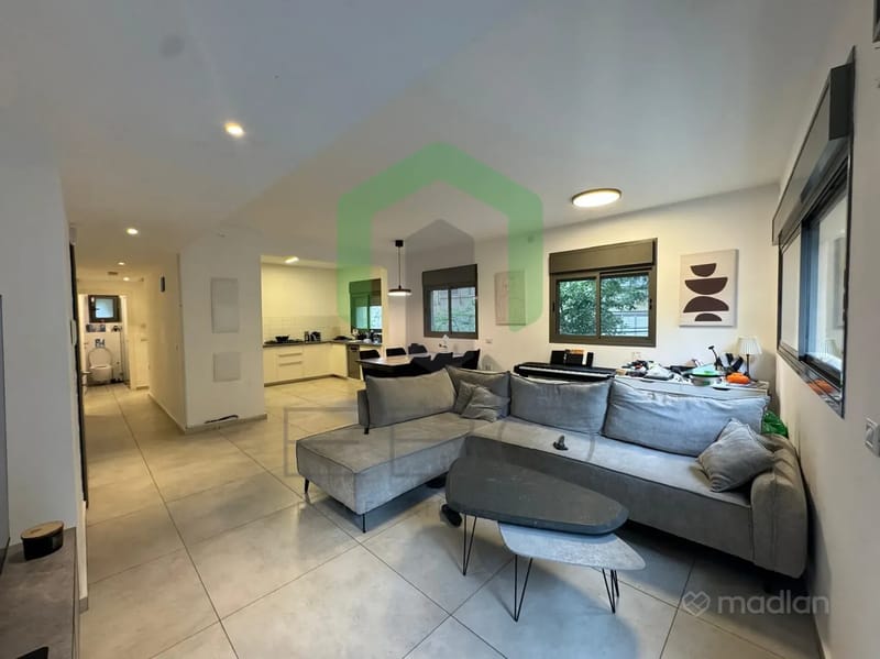 Photo from Madlan – 5 Rooms • ₪8,000, תל חי 13, Kfar Azar, Ramat Gan (1)